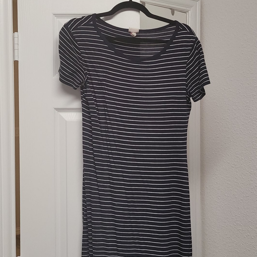 STRIPED MAXI DRESS WITH SIDE SLITS